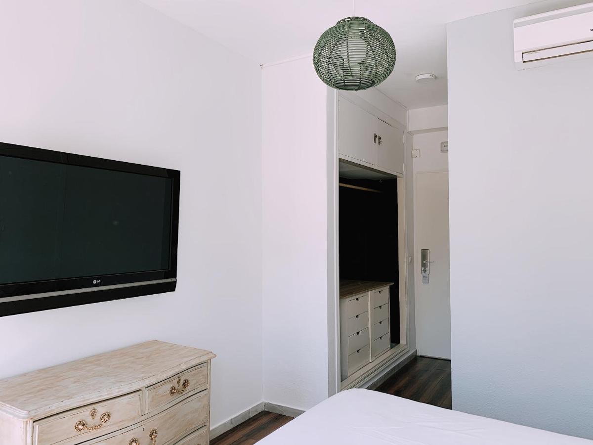 Boutike Guesthouse Севиля Екстериор снимка